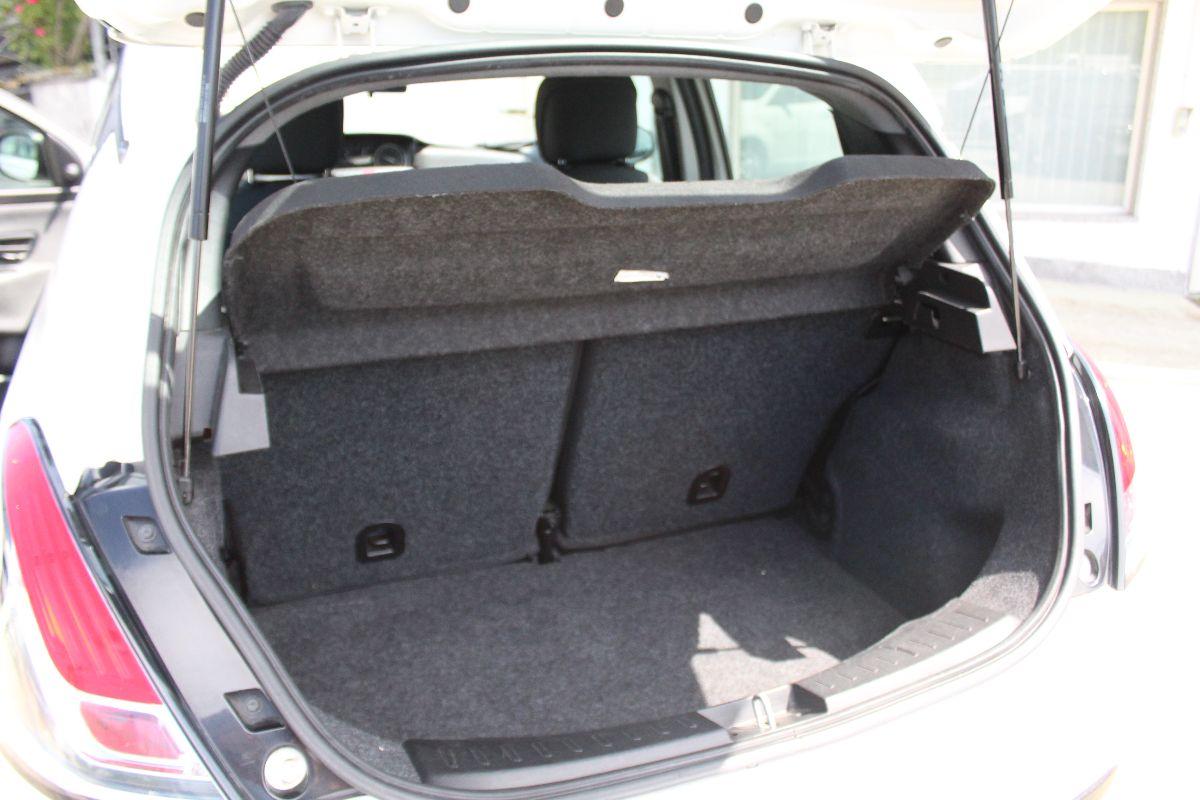 LANCIA - Ypsilon - 1.0 FireFly 5p.S&S Hybrid Silver