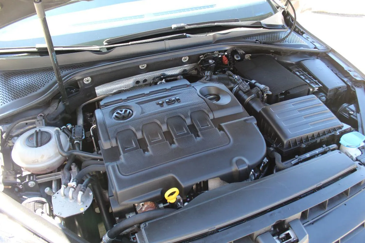 VOLKSWAGEN - Golf -  1.6 TDI 110CV 5p. Sport Edition BMT
