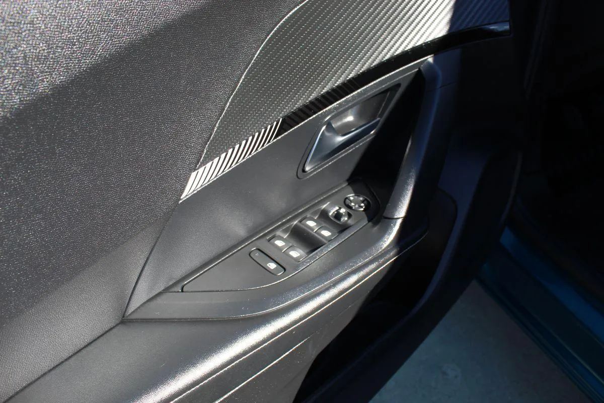 PEUGEOT - 2008 - PureTech 100 S&S Allure