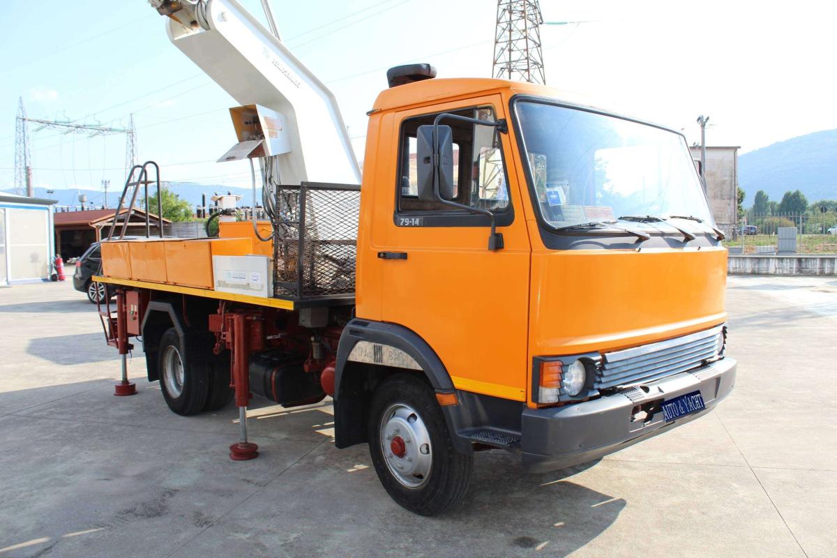 IVECO 79.14 usata - interni | Auto Yachting Mango Padula